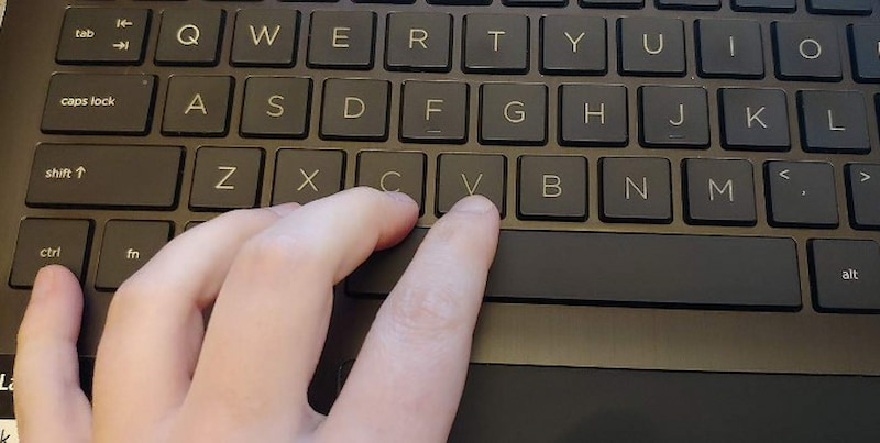 Dùng tổ hợp phím Ctrl+V để dán dữ liệu