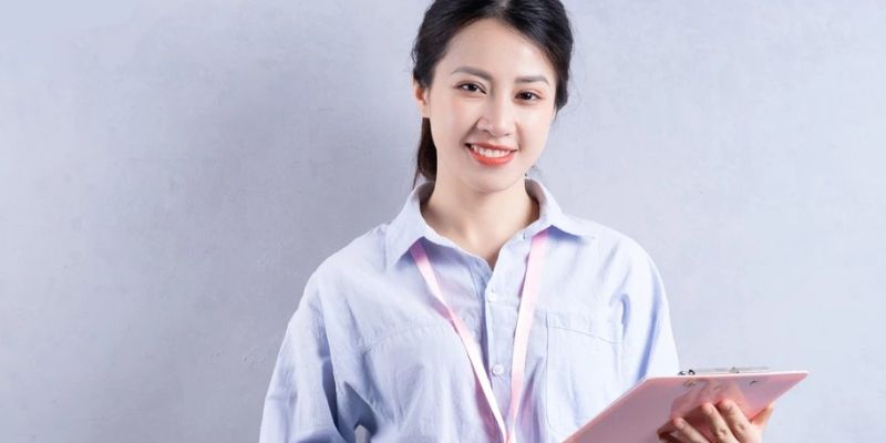 Assistant là trợ lý điều hành cấp cao hoặc trợ lý giám đốc điều hành
