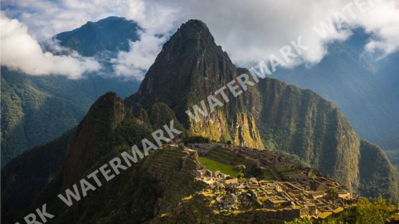 Tùy vào khả năng bạn nên lựa chọn phần mềm, công cụ tạo watermark phù hợp